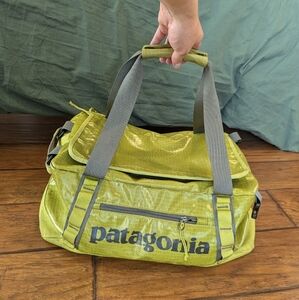 Patagonia Black Hole 40L